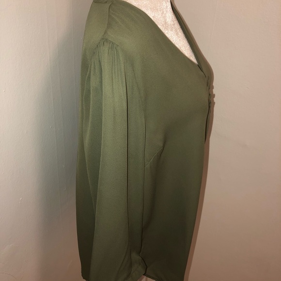 PRIMARK Forrest Green Blouse w/ Buttons NWT - Picture 2 of 8